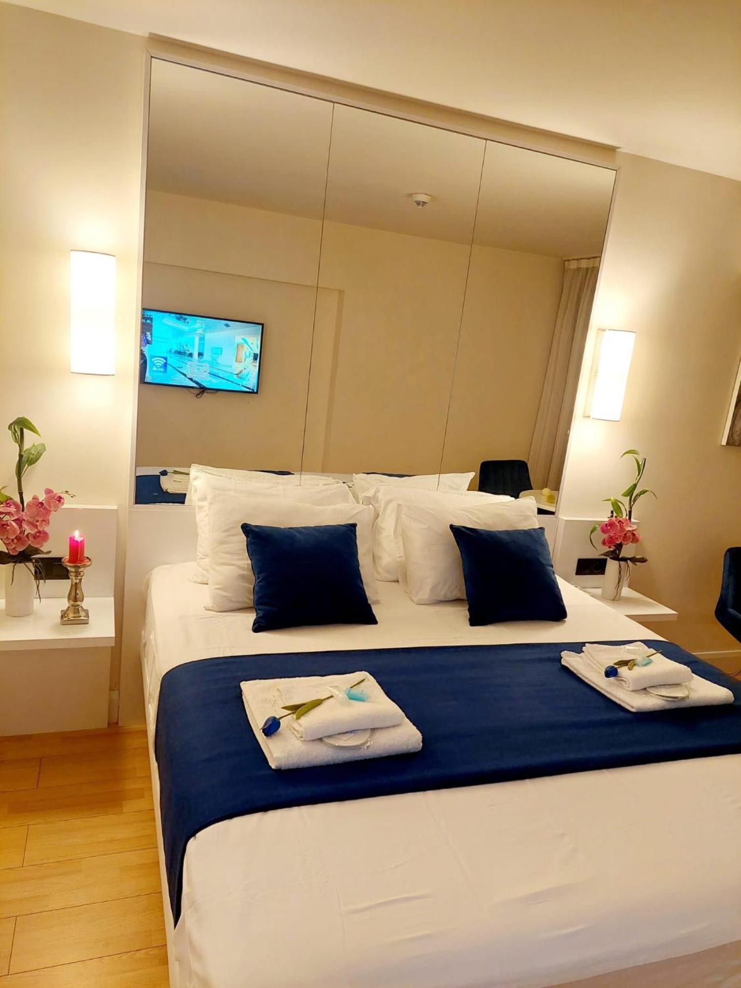 Apart-Hotel Orbi City Batumi Exterior photo