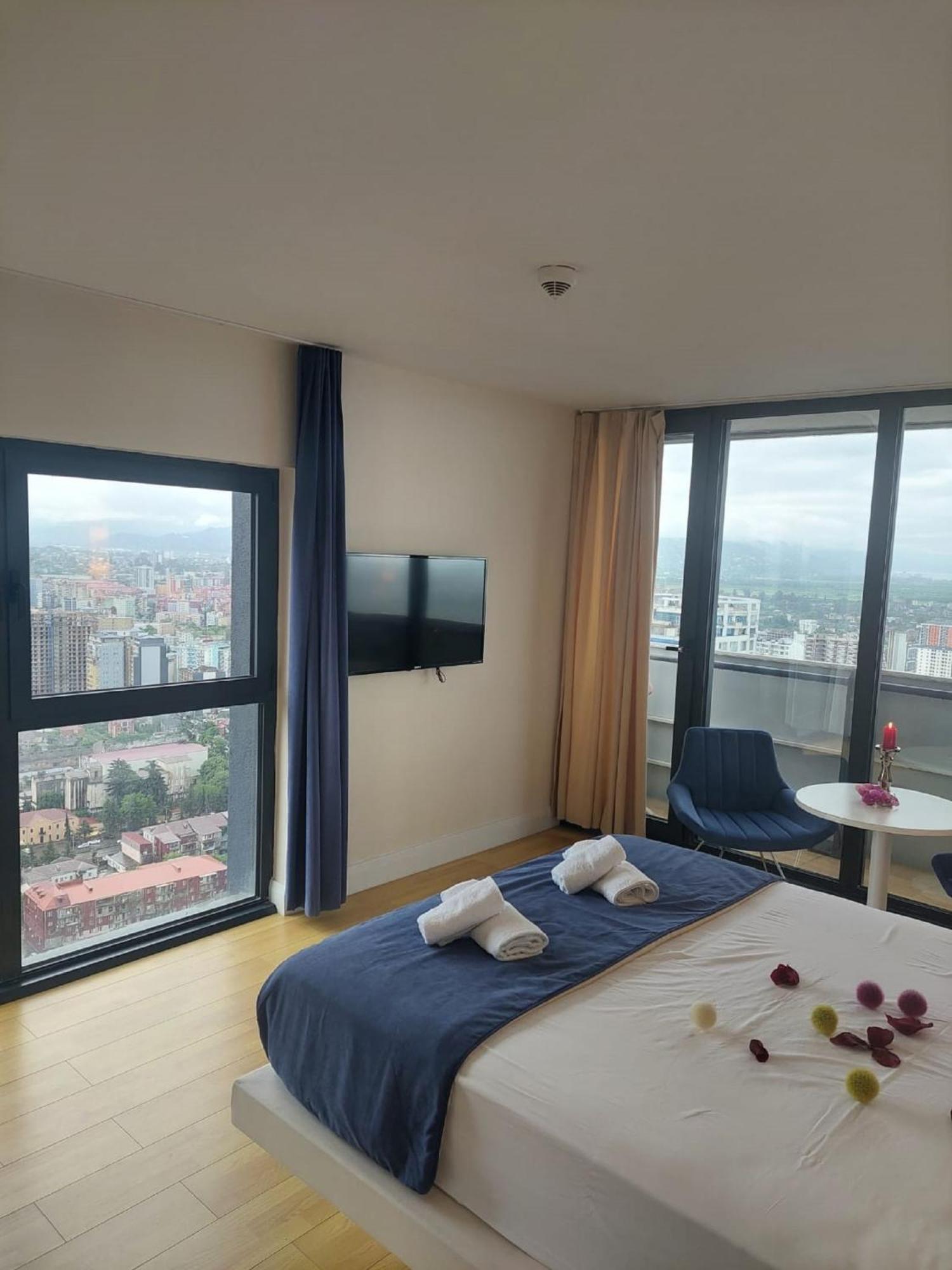 Apart-Hotel Orbi City Batumi Exterior photo
