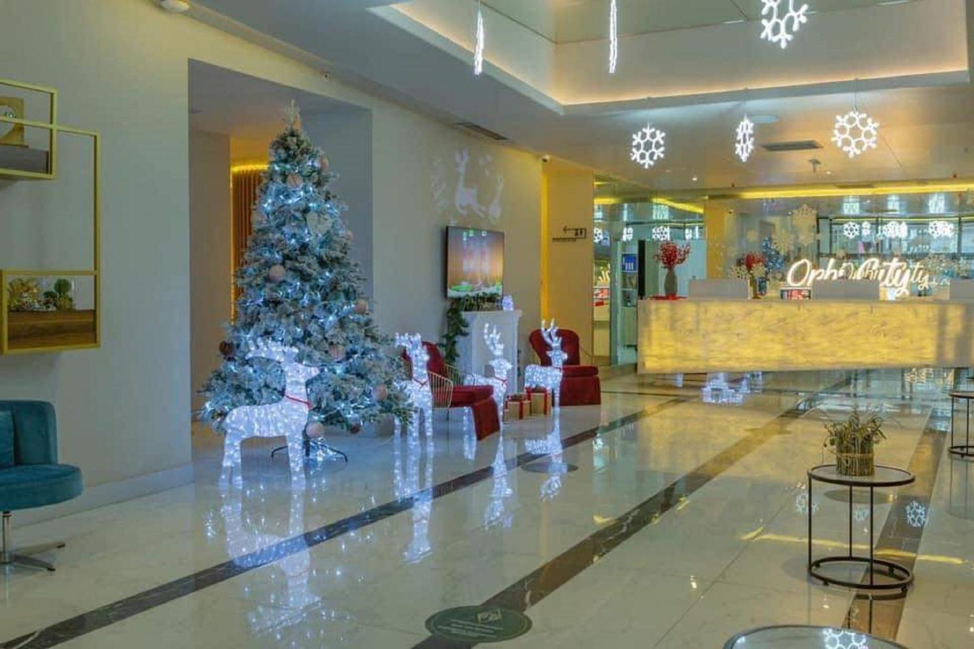 Apart-Hotel Orbi City Batumi Exterior photo